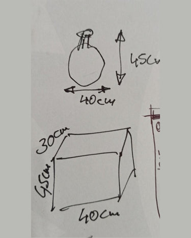 Cántaro decorativo oscuro con entramado de tiras — croquis de procedencia con medidas del cántaro