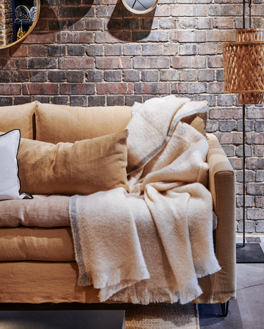 Manta decorativa de mohair Caravane en ambiente