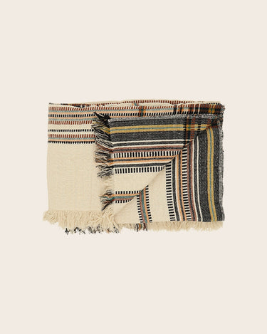 Plaid Banai Caravane de lino bordado en ambiente