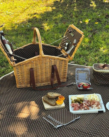Cesta de picnic mimbre diseño clásico con cierre seguro y asas robustas