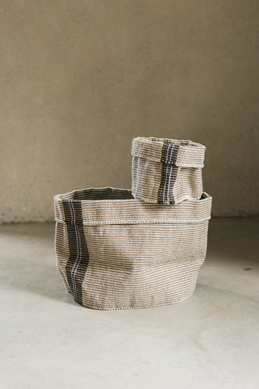 Cesta de tule natural de 20 × 20 cm, vista completa