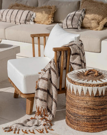 Panier Banana en feuille de bananier dans un intérieur