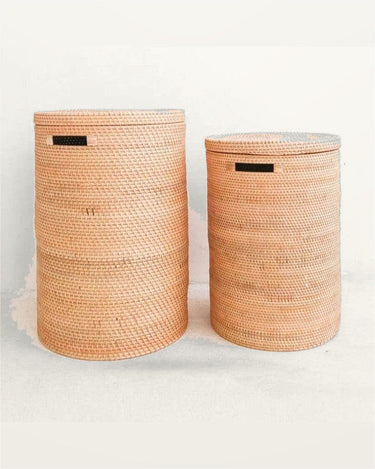 Cesto de ropa Soeji de ratán natural con tapa para baño