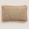 Cojín beige rectangular con flecos de chenilla de Le Monde Sauvage