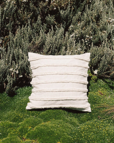 Cojín blanco de lana de alpaca Sierra Home
