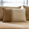 Coussins de canapé dans des tons marron et beige
