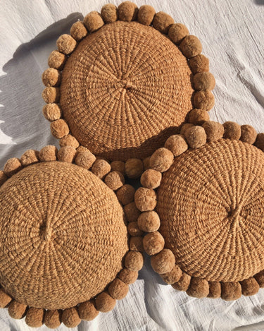 Cojín Decorativo CERAFINA Mediano Ocre: Lana de Oveja Artesanal Exclusivo