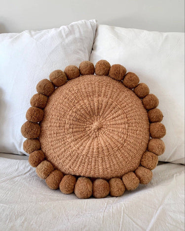 Cojín Decorativo CERAFINA Mediano Ocre: Lana de Oveja Artesanal Exclusivo