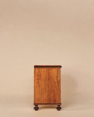 Cómoda vintage Biedermeier con cajones