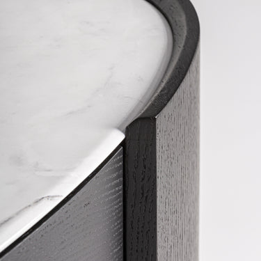 Cómoda de madera contrachapada roble negro piedra sinterizada blanca de Vical, imagen 6