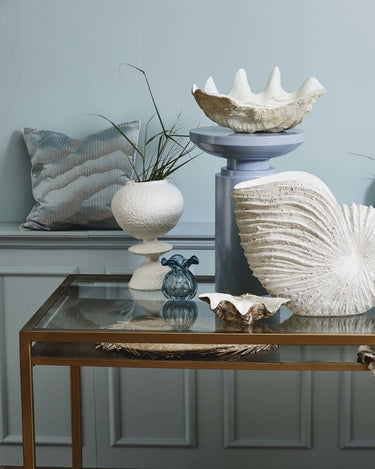 KICHI Large White Decorative Shell in a natural styling composition – Nordal
