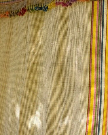 Detalle de cortinas infantiles Caravane con motivos étnicos