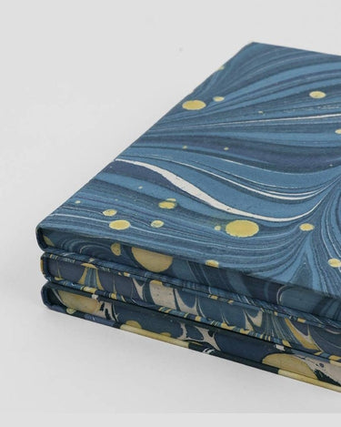 Cuaderno de artista con encuadernación artesanal