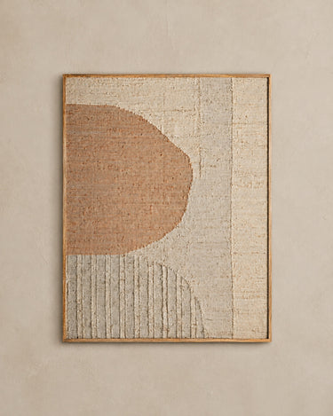 Cuadro Vical de madera de mango, algodón y cáñamo marrón sobre pared topo clara texturizada