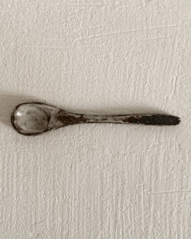 Cuchara pequeña de gres artesanal Manamo Cup