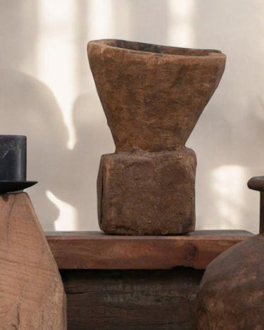 Cuenco de madera antigua Dhuni