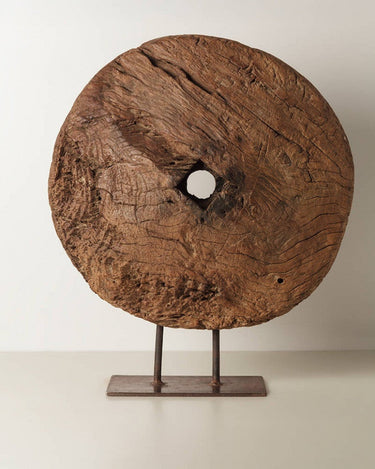 Decoración de madera antigua con soporte