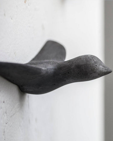 Détail des patères noires Formpoet