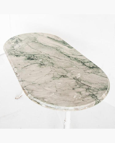 Detalle del veteado verde del tablero de mármol