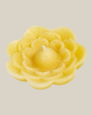 Vela flotante de cera de abeja con forma de flor