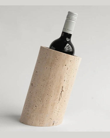 Detalle de la piedra natural del enfriador de vino