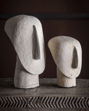 Conjunto  escultórico de dos cabezas de piedra Cícladas