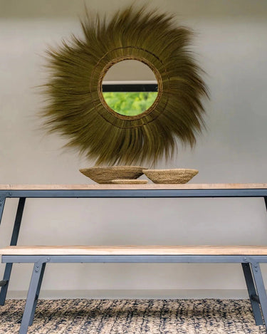 Espejo Mufasa XL para pared en ambiente natural