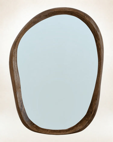 Espejo de suelo de madera de mango con forma organica Urban Nature Culture
