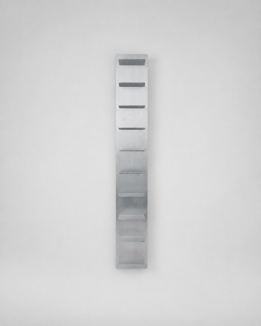 Estantería de Pared Alta Lager Aluminio Cepillado Diseño Moderno Almacenamiento Elegante Versátil