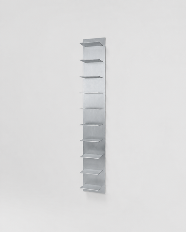 Estantería de Pared Alta Lager Aluminio Cepillado Diseño Moderno Almacenamiento Elegante Versátil