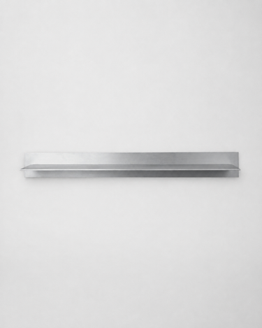 Detalle de estante de pared de aluminio