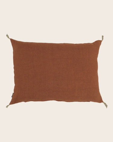 Luni cushion cover in 100% linen with natural pompoms, image 18
