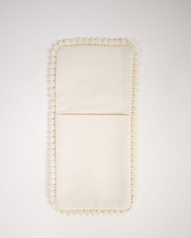 Funda de cubiertos color crudo con borde de bucles en relieve de Olsson & Jensen