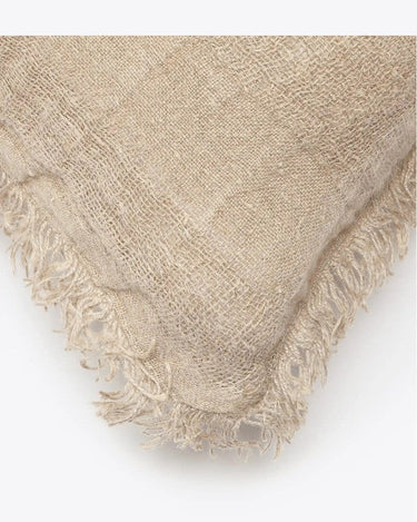 Funda de cojín de lino natural con flecos de Dareels, vista adicional