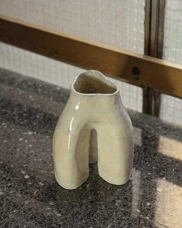 Detalle artesanal del jarrón S79