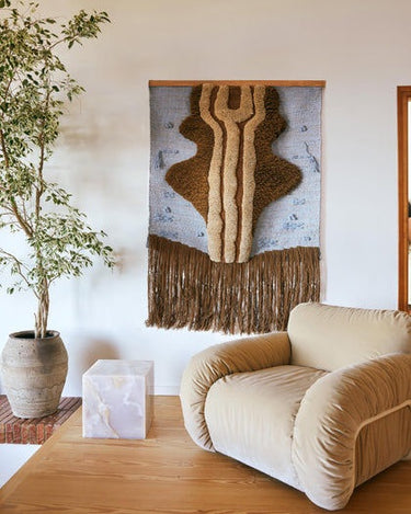 Sillón artesanal tapizado en terciopelo HK Living