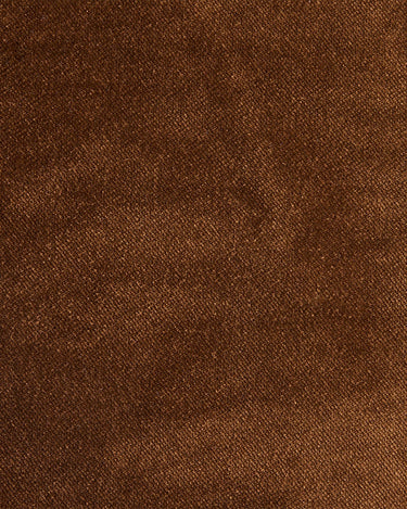 Detalle de brazo en sofá Club terciopelo Caramel HK Living