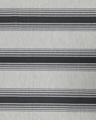 Detalle de tapizado Rocco Chalkstripe en sofá Nomad HK Living