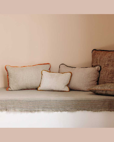Cojín rectangular Jacquard Owaka con flecos y relleno opcional