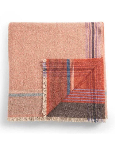 Plaid de cachemira Reva Sienne tejido italiano reversible con flecos