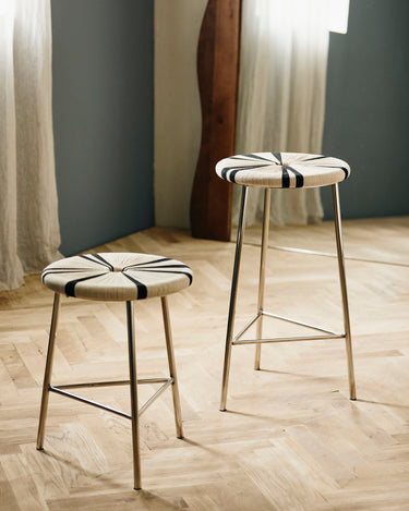 Taburete alto yute trenzado detalle asiento Nordal