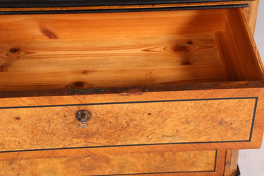 Cómoda antigua estilo Wilhelminiano Louis Philippe robusta de madera