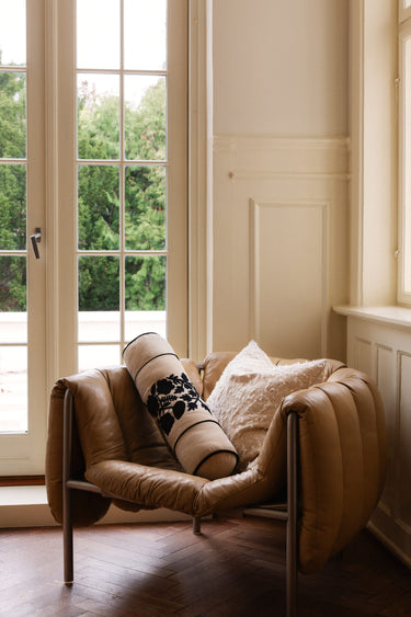 Cojín cilíndrico Esme beige 100% algodón con estampado decorativo