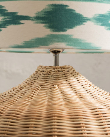 https://ik.imagekit.io/c2dr4dawp/https%3A%2F%2Fprofessional.mahehomeware.com%2Fwp-content%2Fuploads%2F2022%2F11%2Fmahehomeware-rattan-base-lamp-labu-3.jpg?tr=f-jpg