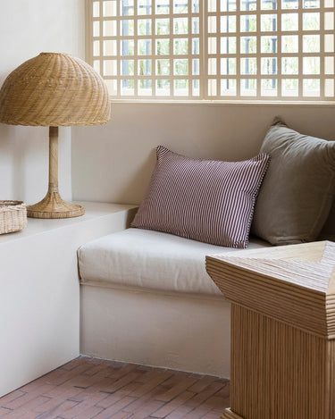 https://ik.imagekit.io/c2dr4dawp/https%3A%2F%2Fprofessional.mahehomeware.com%2Fwp-content%2Fuploads%2F2025%2F12%2Fmahehomeware-rattan-twisted-base-table-lamp-natural-6.jpg?tr=f-jpg