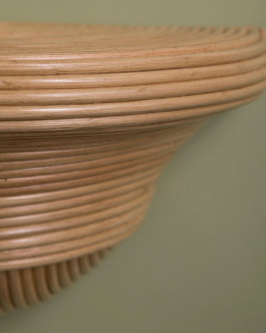 https://ik.imagekit.io/c2dr4dawp/https%3A%2F%2Fprofessional.mahehomeware.com%2Fwp-content%2Fuploads%2F2026%2F01%2Fmahehomeware-rattan-wall-bracket-dafne-3.jpg?tr=f-jpg