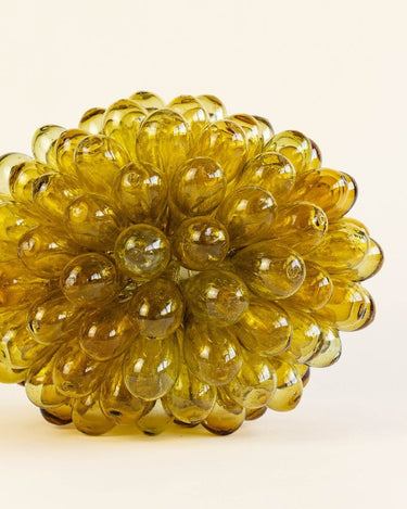 https://ik.imagekit.io/c2dr4dawp/https%3A%2F%2Fwww.atelier-lethe.fr%2Fweb%2Fimage%2Fproduct.product%2F7423%2Fimage_1024%2F%255BSize2%2520Y%255D%2520Lampe%2520Grappe%2520S2%2520Yellow%3Funique%3Dff208e4?tr=f-jpg