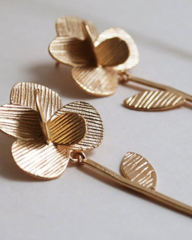 Pendientes largos dorados Pampalonia Joidart
