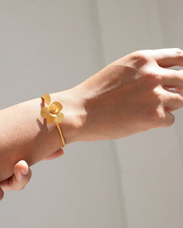 Pulsera abierta dorada Pampalonia Joidart