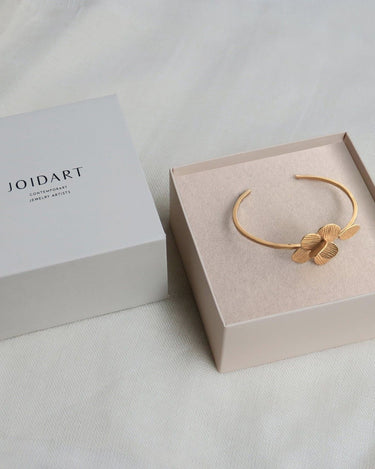 Pulsera abierta dorada Pampalonia Joidart